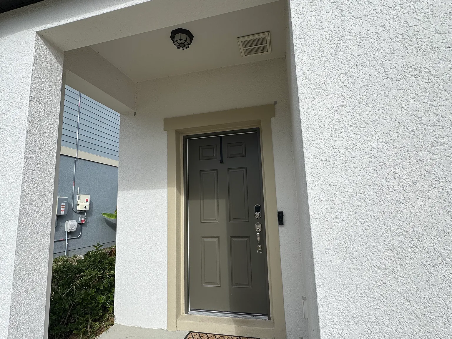 3 bed, 1330 sqft, $2,600 — Photo 2