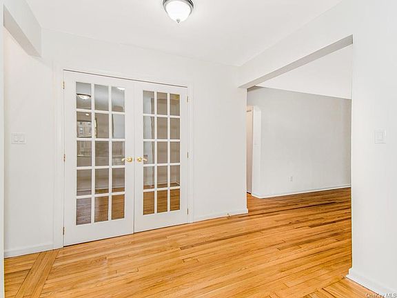 4th image of 445 W 240th St