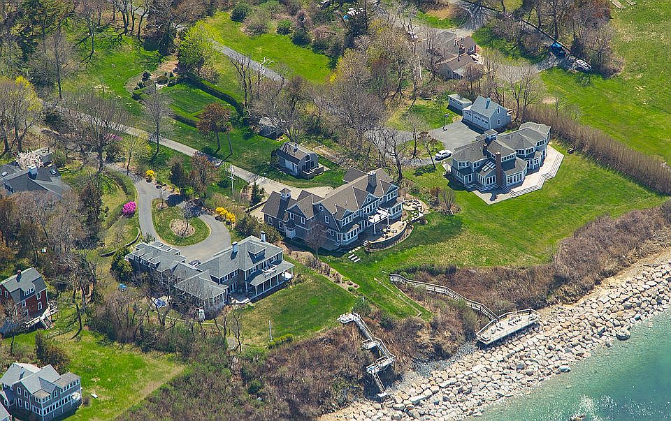 1st image of 216 Warren Ave