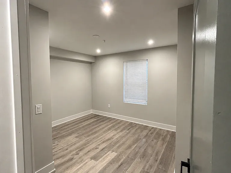 2202 N Marshall St #4 — Photo 4