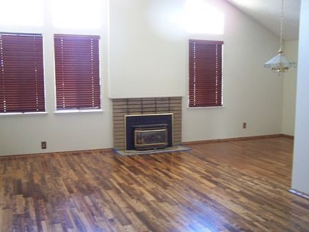 3rd image of 1324 Glenwood Dr
