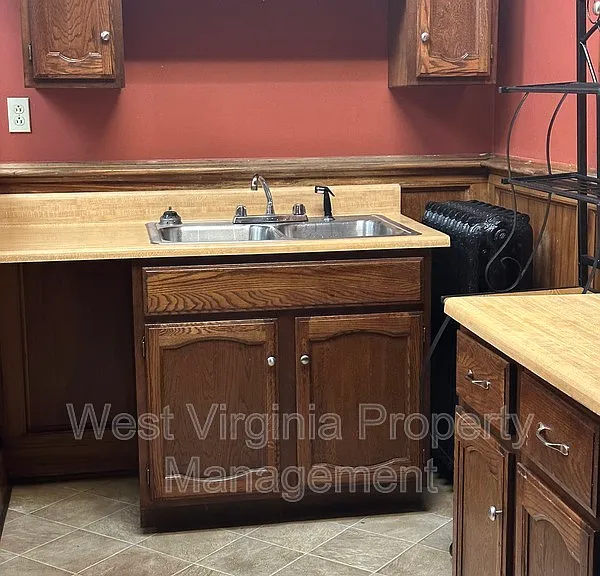 221 Temple St #2 — Photo 5