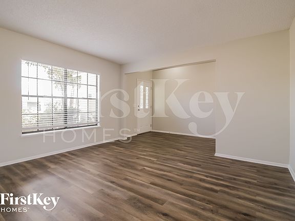 3rd image of 2416 Lackland Dr