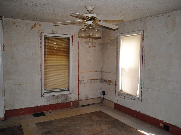 3rd image of 19 Pine Street