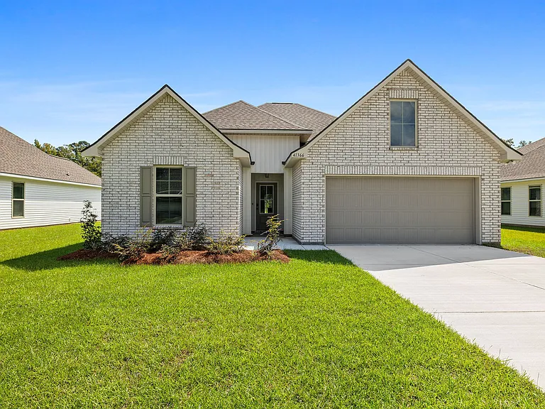 185 Southgate Dr — Photo 1