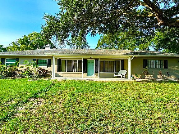 2nd image of 895 Manor Dr S