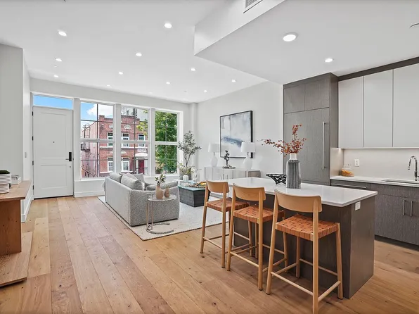 194 30th St #2A, Brooklyn, NY 11232