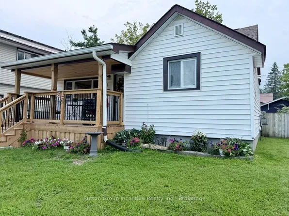 341 Saint Jean St, Orillia, ON L3V 4L6