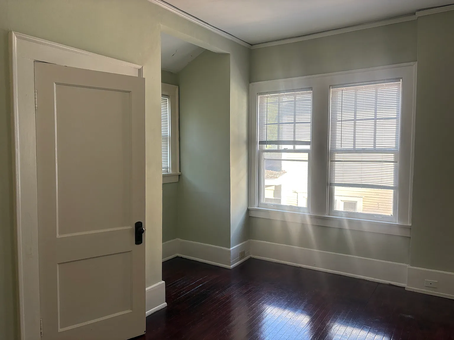 1 bed, 1200 sqft, $750 — Photo 2