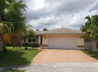 113 Hemingway Ct, Royal Palm Beach, FL 33411