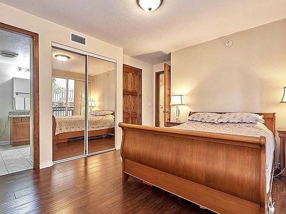 4th image of 1401 S St Andrews Pl
