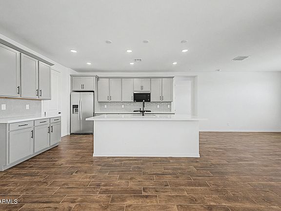 3rd image of 34380 N Timberlake Manor