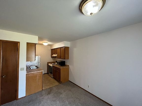 5th image of 1921 Morningside Dr #D