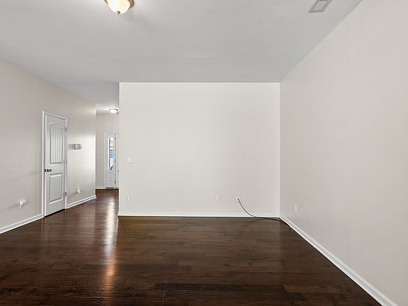 4th image of 309 Leighann Ridge Ln
