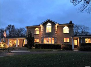 61 E Mall Dr, Melville, NY 11747