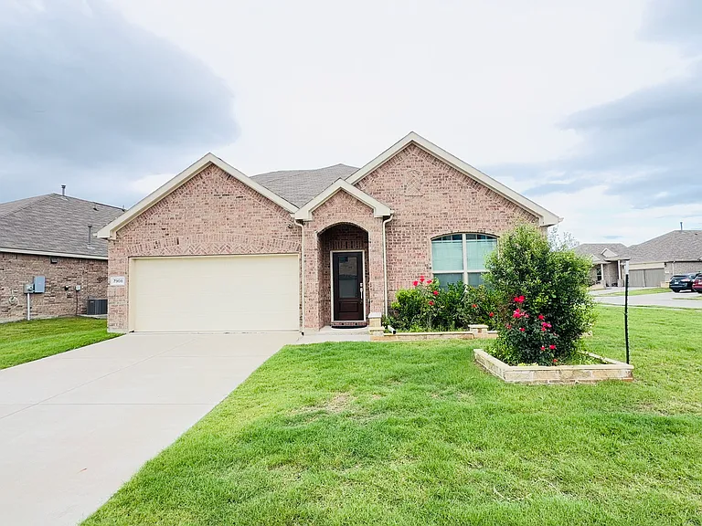 7908 Lindheimer Ln — Photo 2