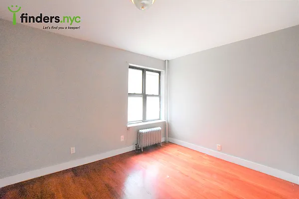 Rented by Clove Realty LLC | media 4