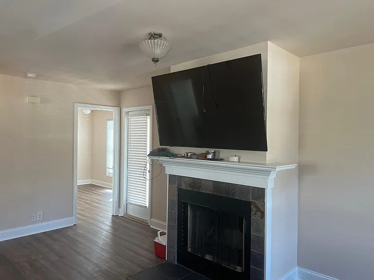 140 Strickland Ave — Photo 3