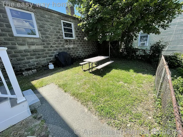 14 Bond St #1 — Photo 7