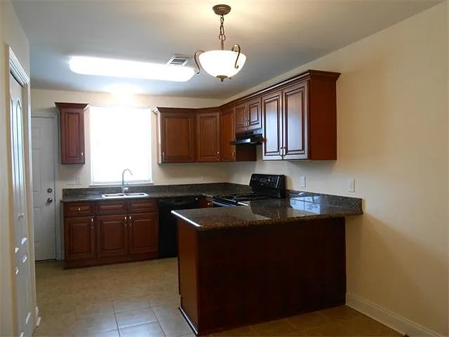 2804 Jackson Ave — Photo 16