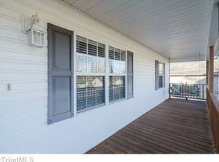 122 Falling Creek Dr, Thomasville, NC 27360