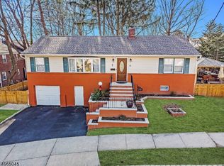 7 Van Ness Ct, Maplewood, NJ 07040