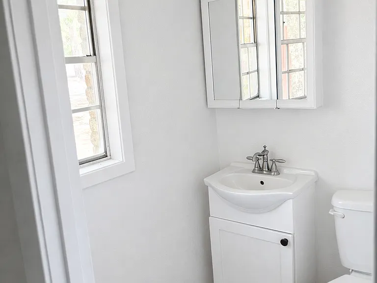 251 Washington Dr — Photo 6