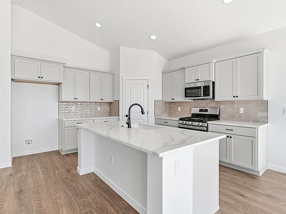 2nd image of 4403 Belethor Ave