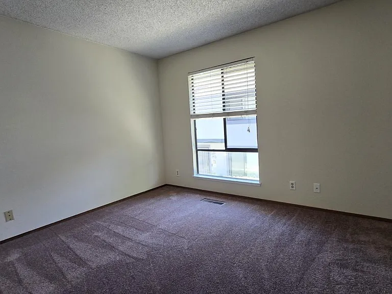 6125 Thornton Ave #E — Photo 14