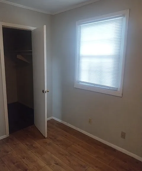 1900 N Dixie Ave #4 — Photo 3