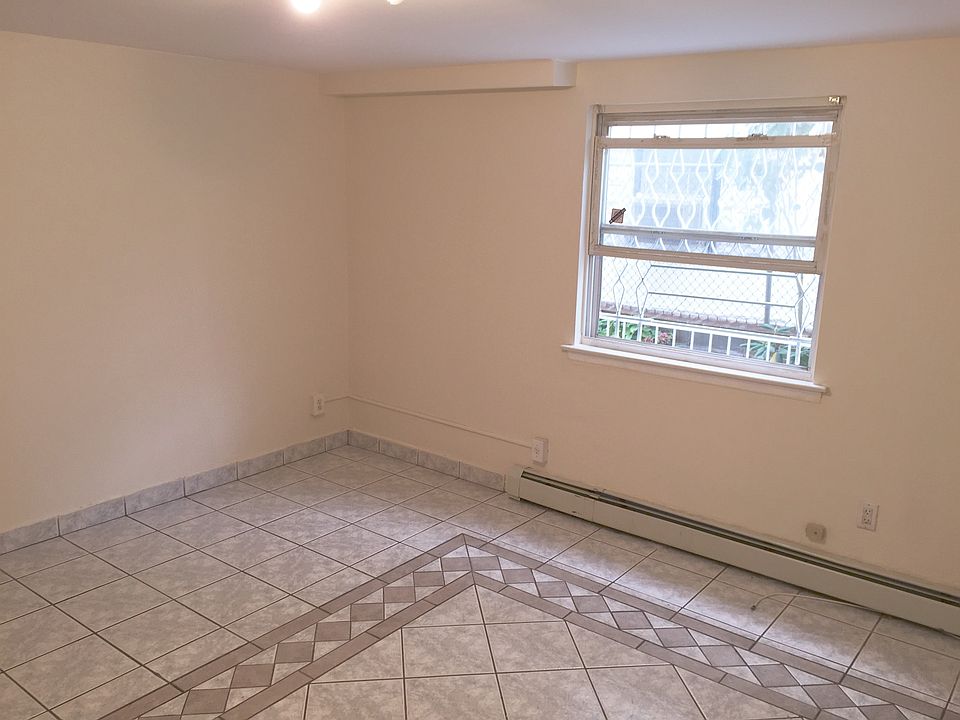 1st image of 2741 Yates Ave