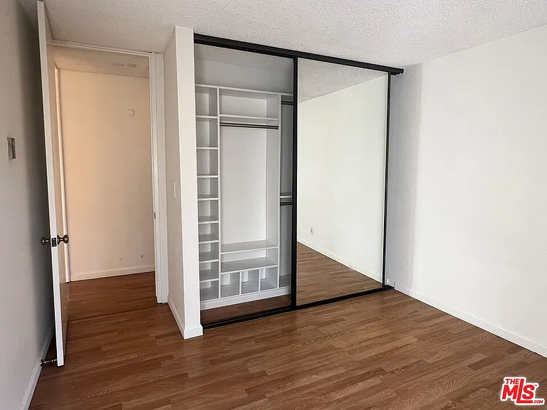 6000 Canterbury Dr #6000D212 — Photo 15