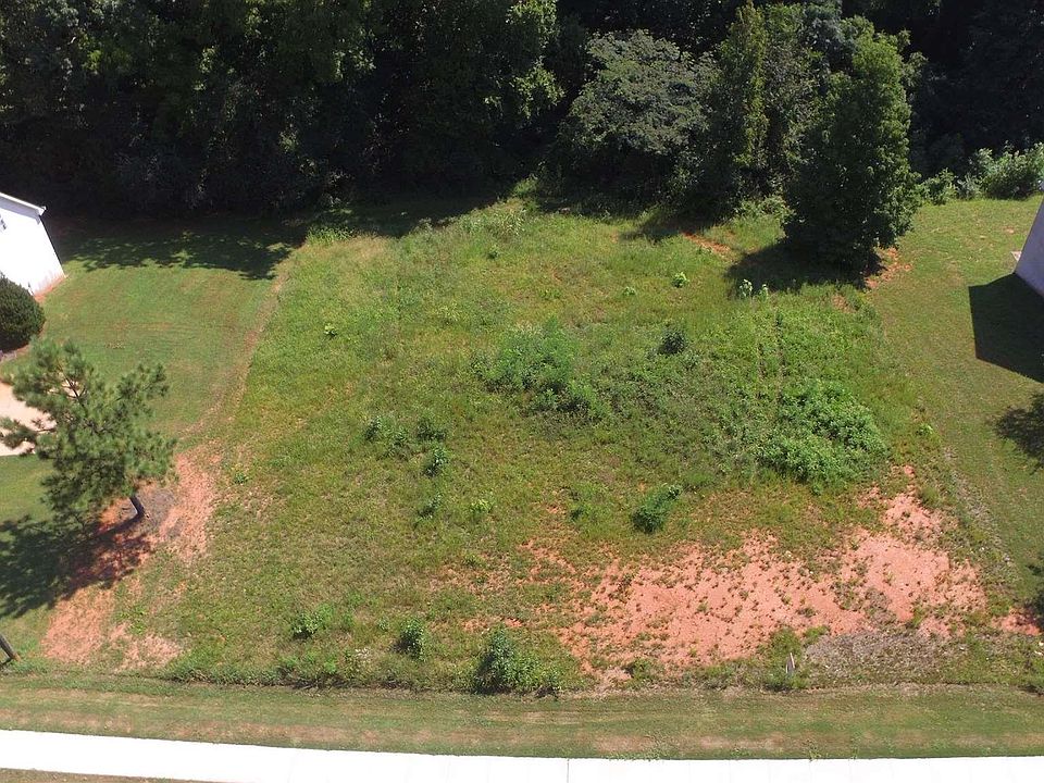 2nd image of 740 W Hightower Trl