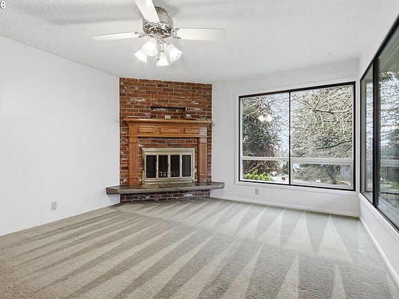 5th image of 1010 NE 65th St