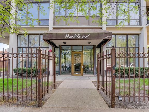 2nd image of 6701 S Crandon Ave #6D