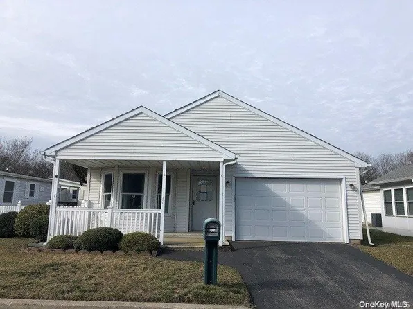 81 Dogwood Lane #81, Manorville, NY 11949