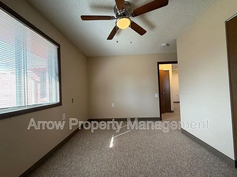 11141 N 137th St #31 — Photo 7