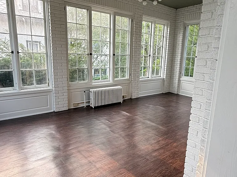 37 W Court St — Photo 13
