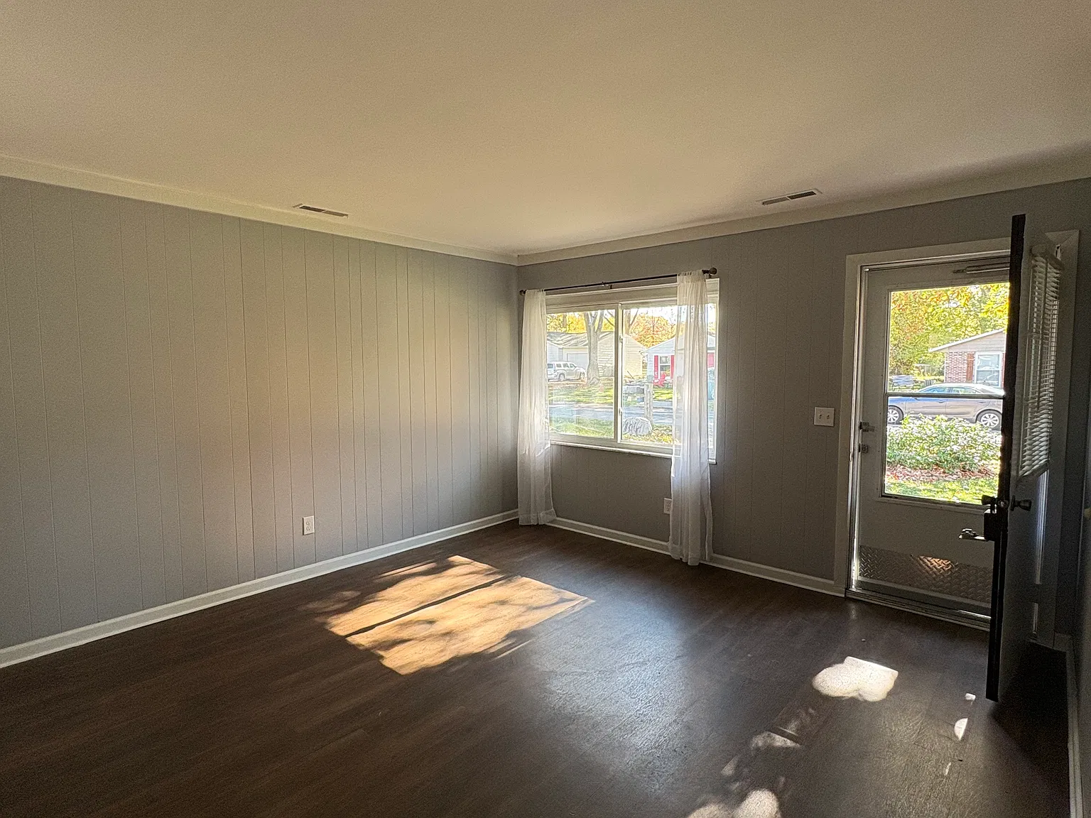 4 bed, 1.5 bath, 1102 sqft, $1,300 — Photo 4
