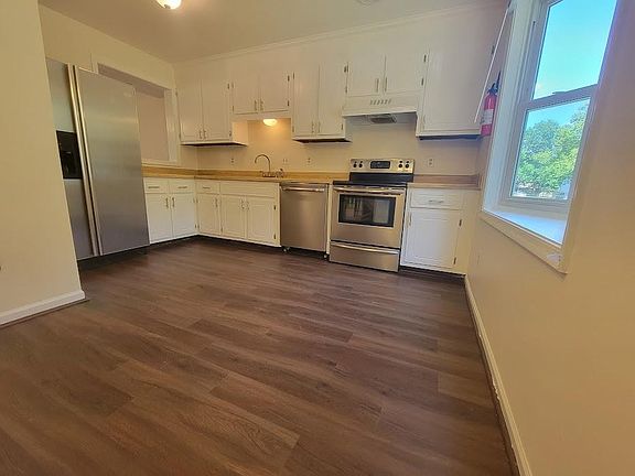 5th image of 3907 Autumn Woods Ct
