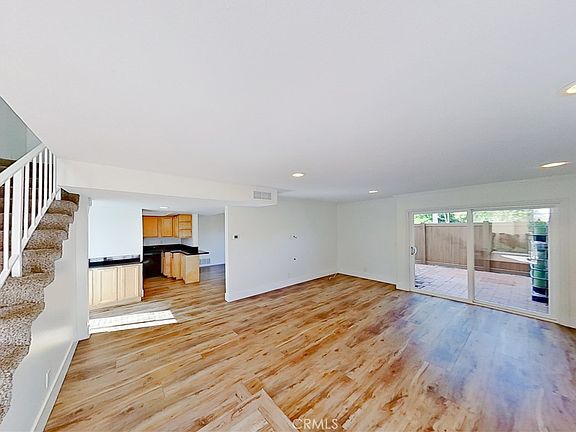 3rd image of 27464 Country Glen Rd