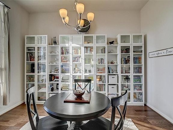 5th image of 418 Pendent Dr Liberty