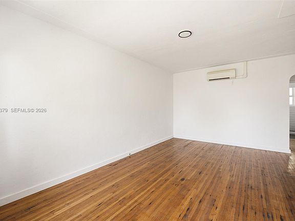 3rd image of 101 NW 74th St Unit 3