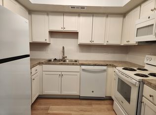 2056 Park Run Dr APT B, Columbus, OH 43220