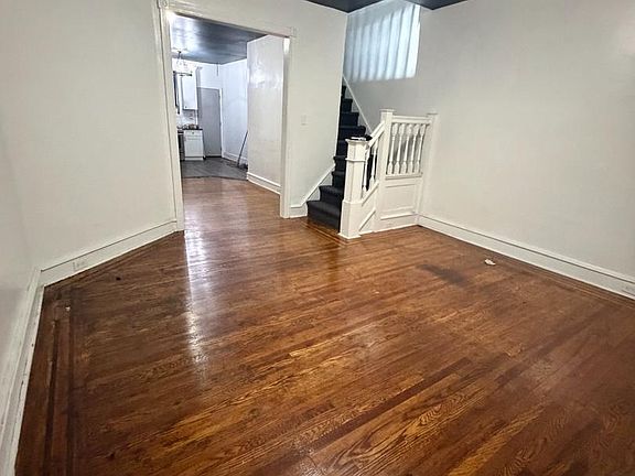 3rd image of 5622 Carpenter St