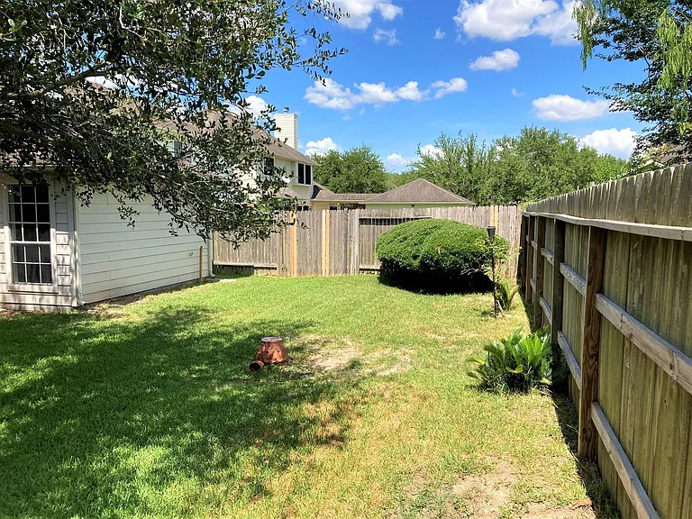 21215 Branford Hills Ln — Photo 32