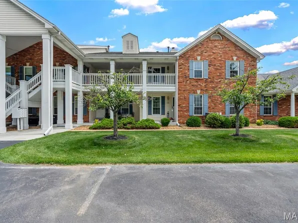 318 Waterside Dr, Grover, MO 63040