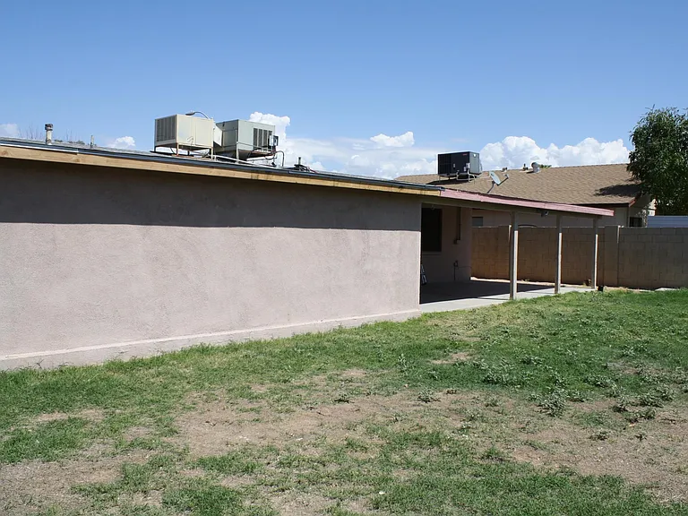 1859 E Florian Ave — Photo 17