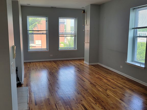 2nd image of 1339 N Damen Ave APT 2S