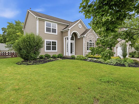 2nd image of 2830 Abbey Knoll Dr